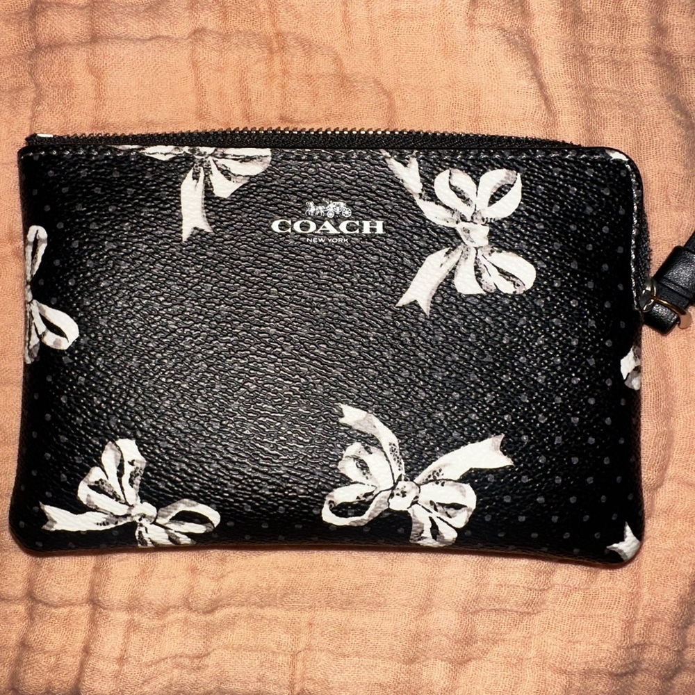Coach Zip wristlet with bow print - Picture 12 of 12